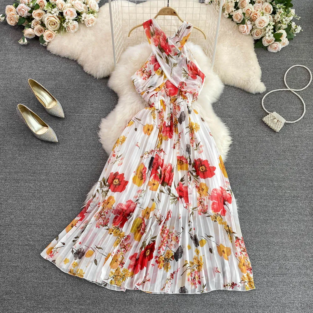 Armeria Halter Neck Strapless Pleated Dress