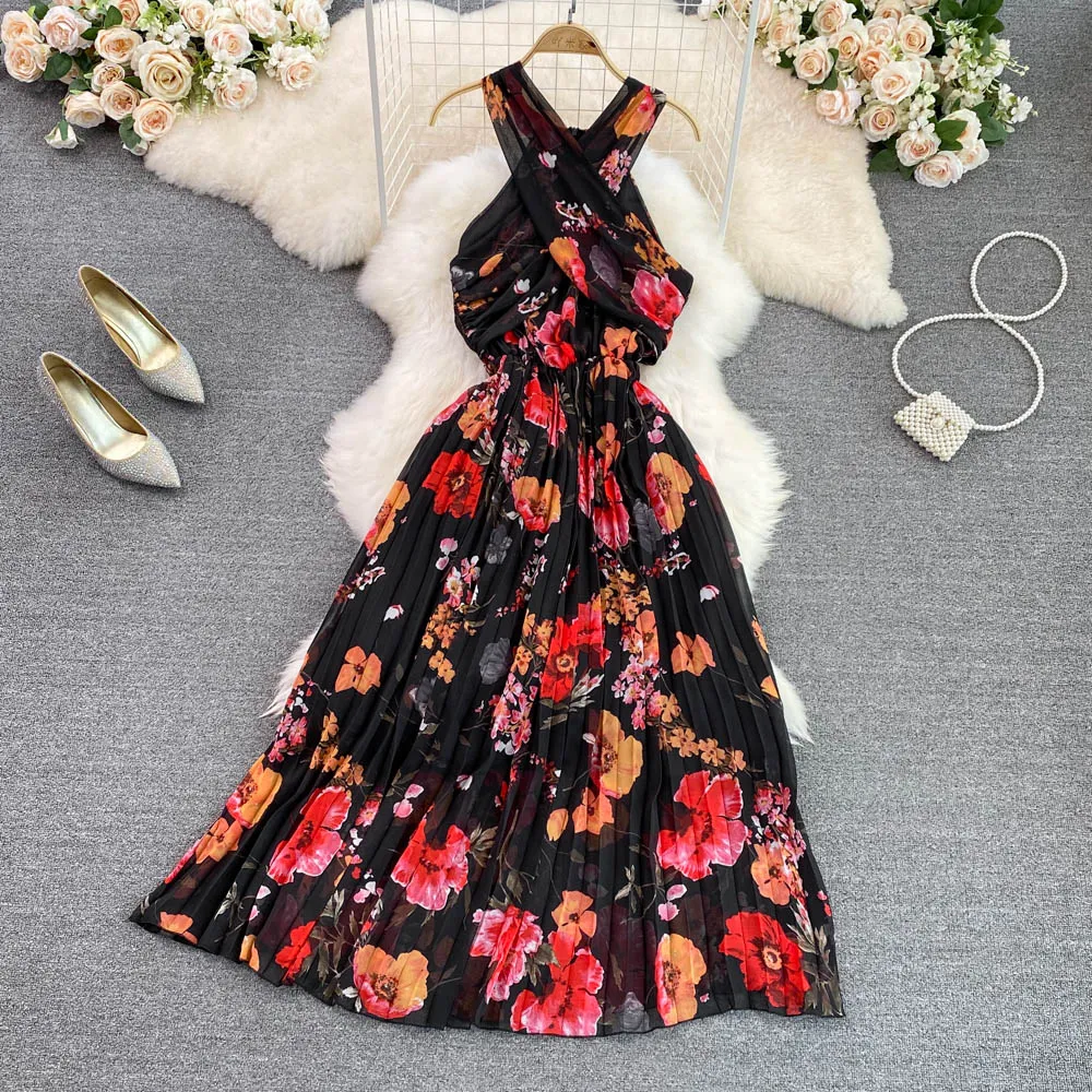 Armeria Halter Neck Strapless Pleated Dress