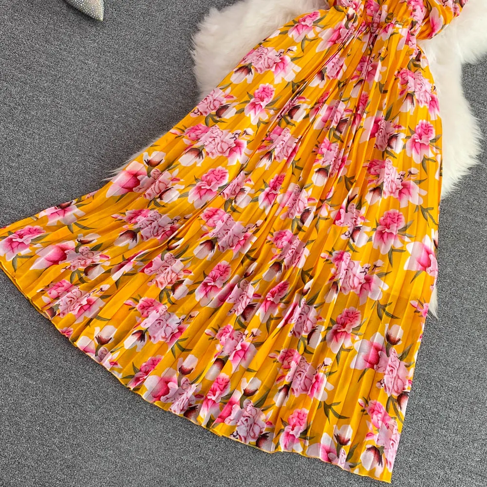 Armeria Halter Neck Strapless Pleated Dress