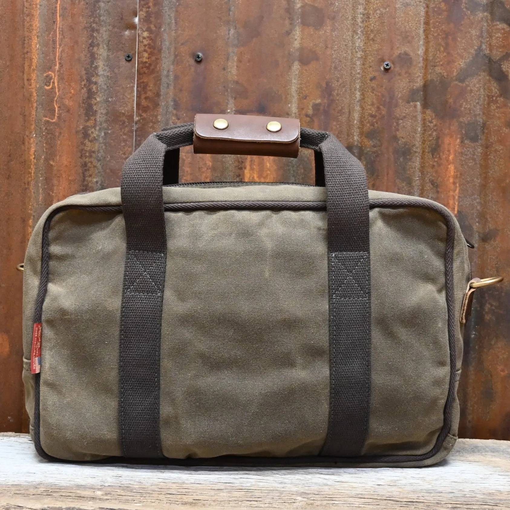 Frost River Simple Brief