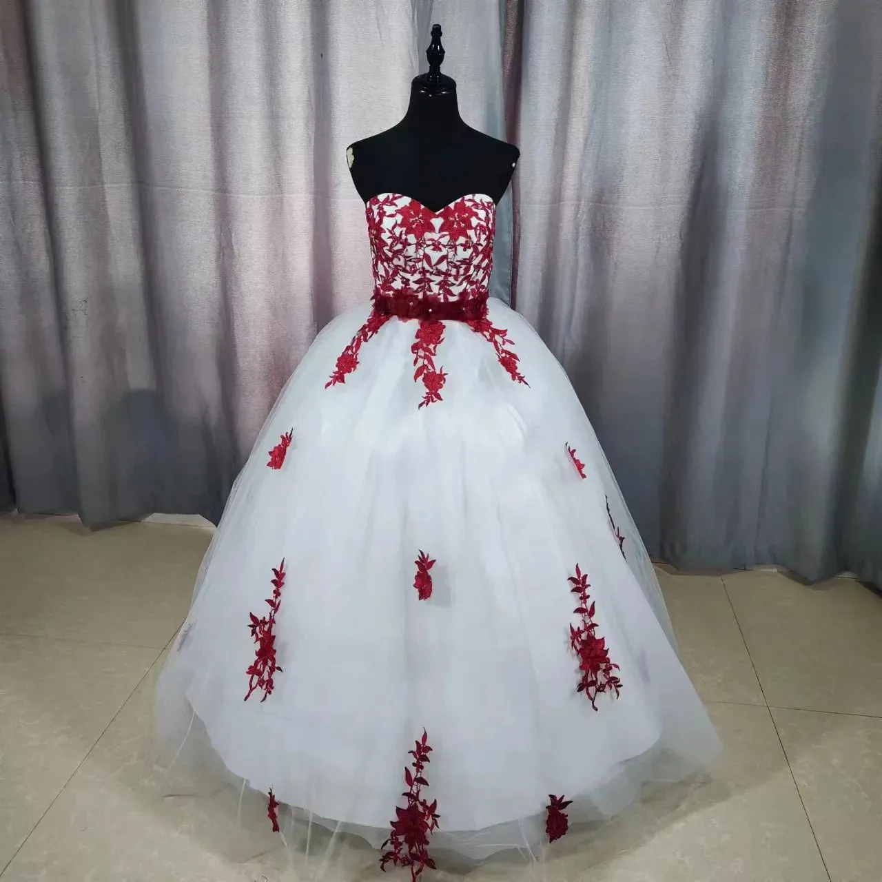 Sleek Strapless Wedding Dress